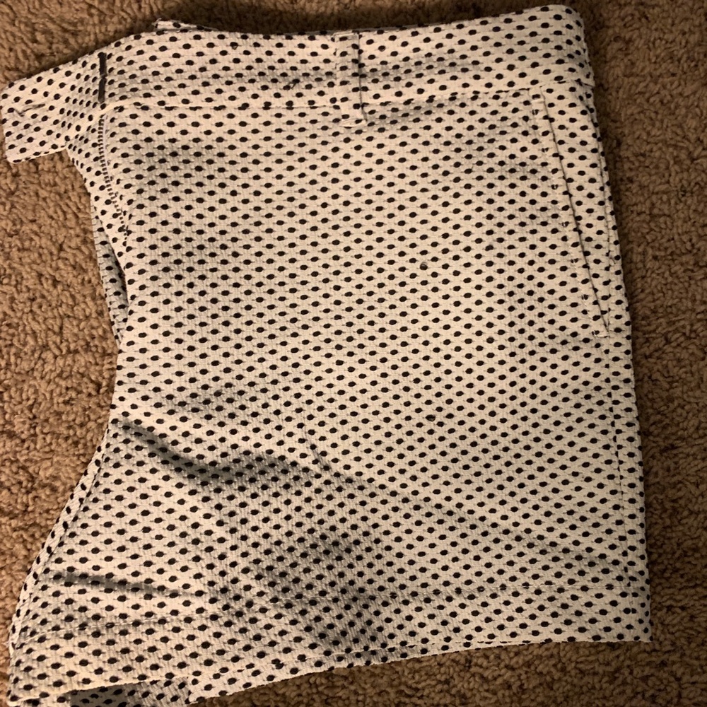 LOFT PLUS CHINO SHORT // SIZE 16